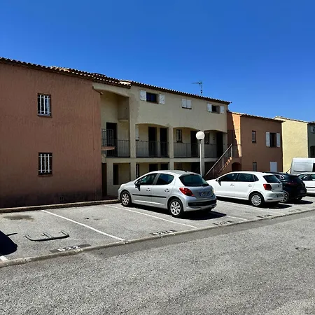 Daire Studio Terrasse Proche Mer Et Ville *